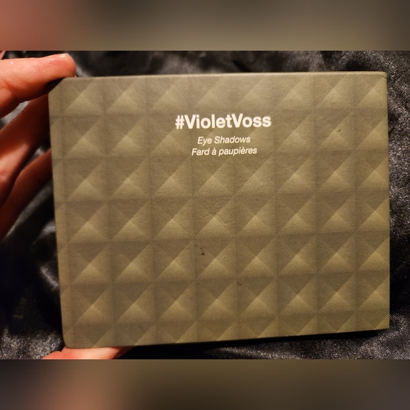 Violet Voss Olive You Forever Palette - Picture 2 of 7
